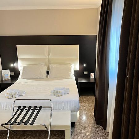 Eh Suites Rome Airport Euro House Hotels Fiumicino Exterior foto