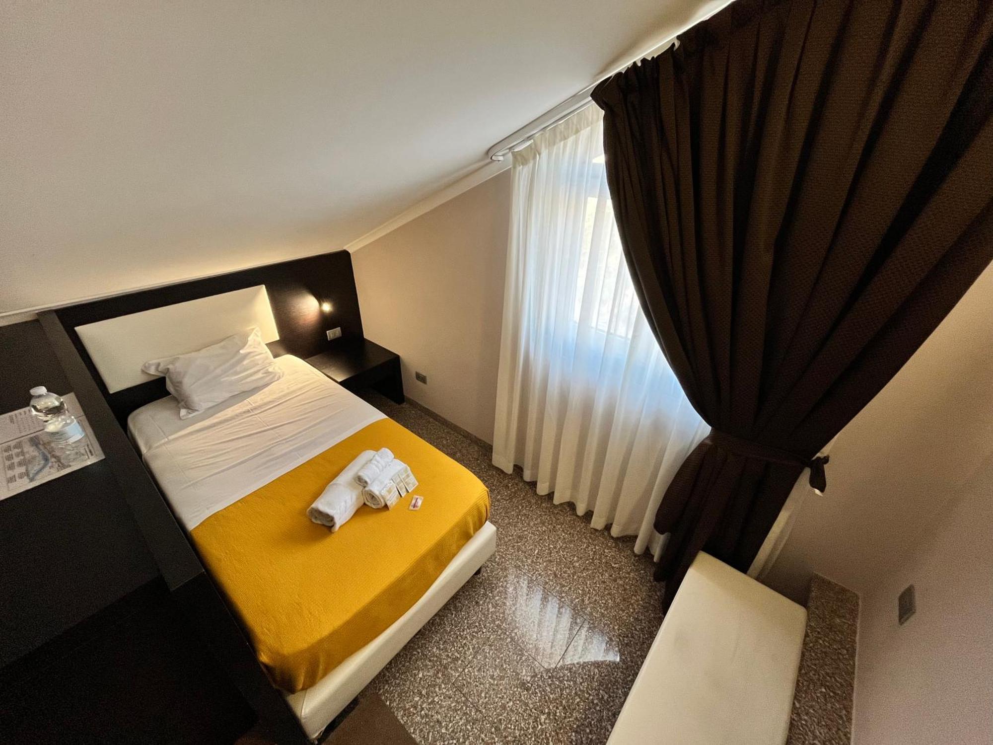 Eh Suites Rome Airport Euro House Hotels Fiumicino Exterior foto