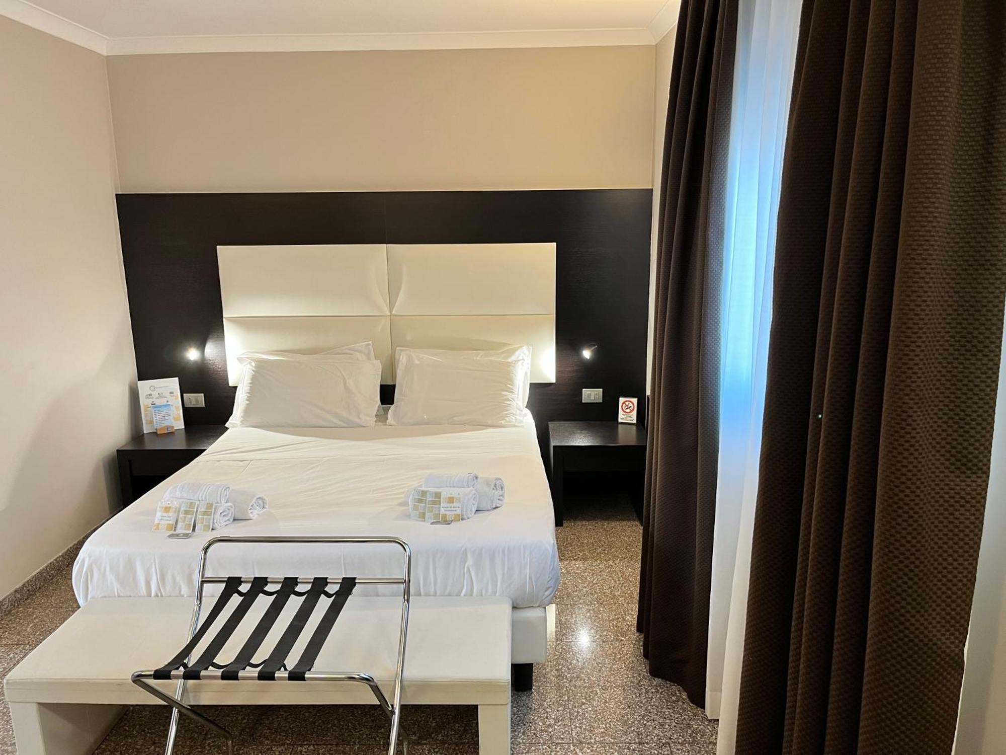 Eh Suites Rome Airport Euro House Hotels Fiumicino Exterior foto