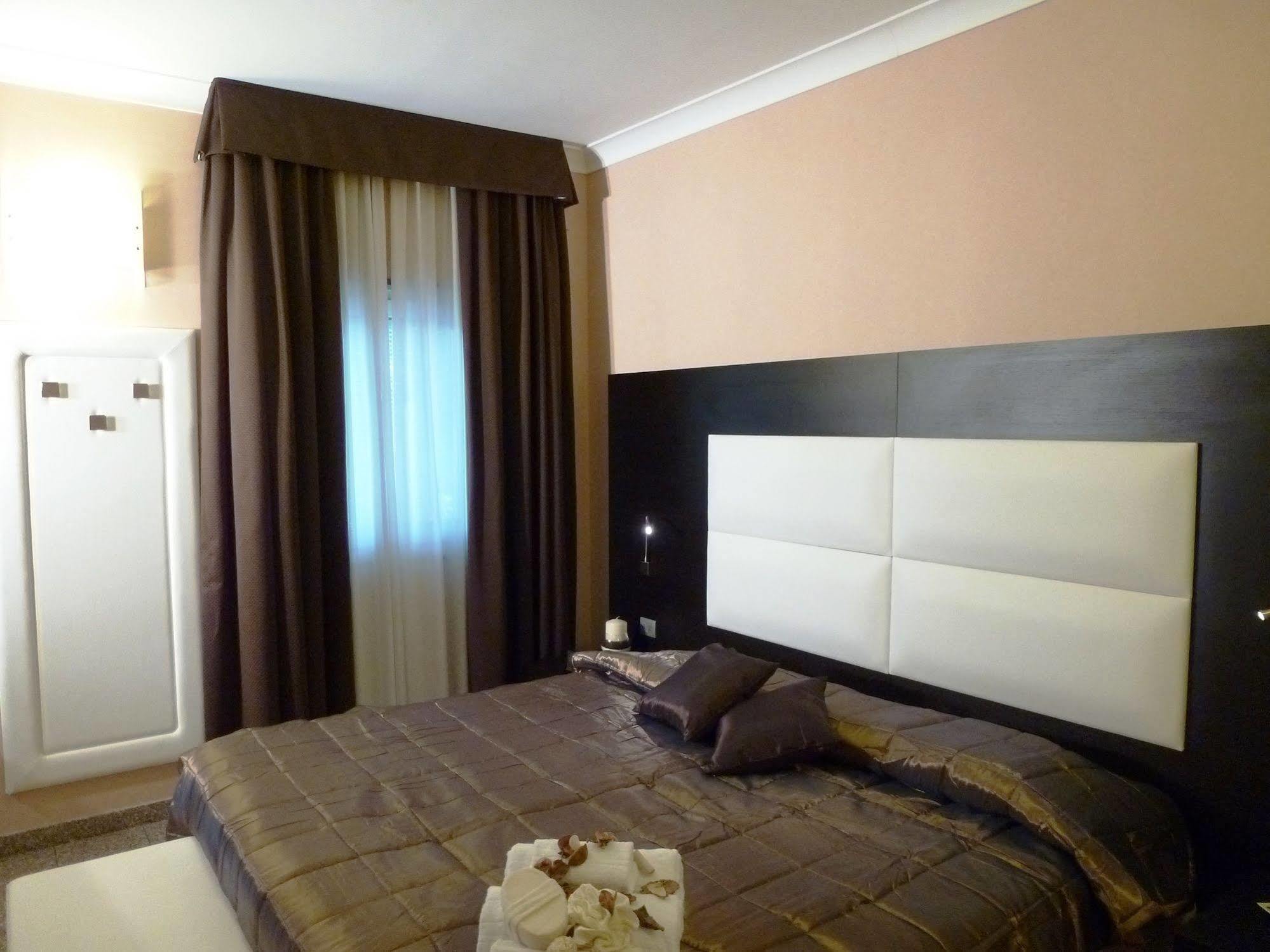 Eh Suites Rome Airport Euro House Hotels Fiumicino Exterior foto