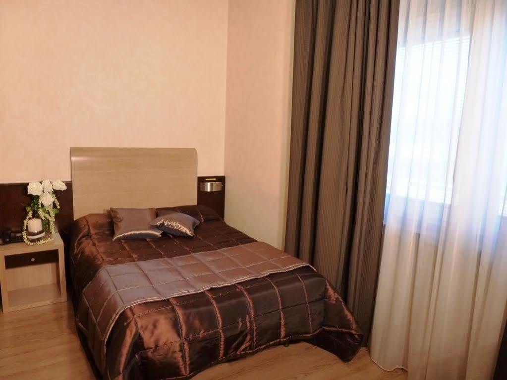 Eh Suites Rome Airport Euro House Hotels Fiumicino Exterior foto