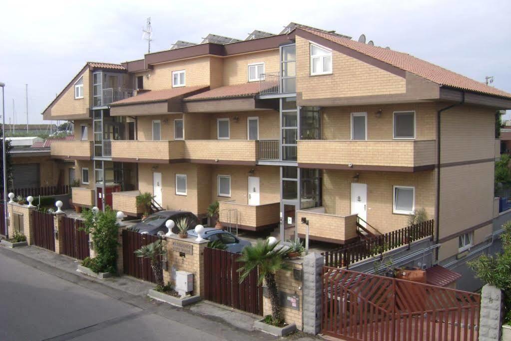Eh Suites Rome Airport Euro House Hotels Fiumicino Exterior foto